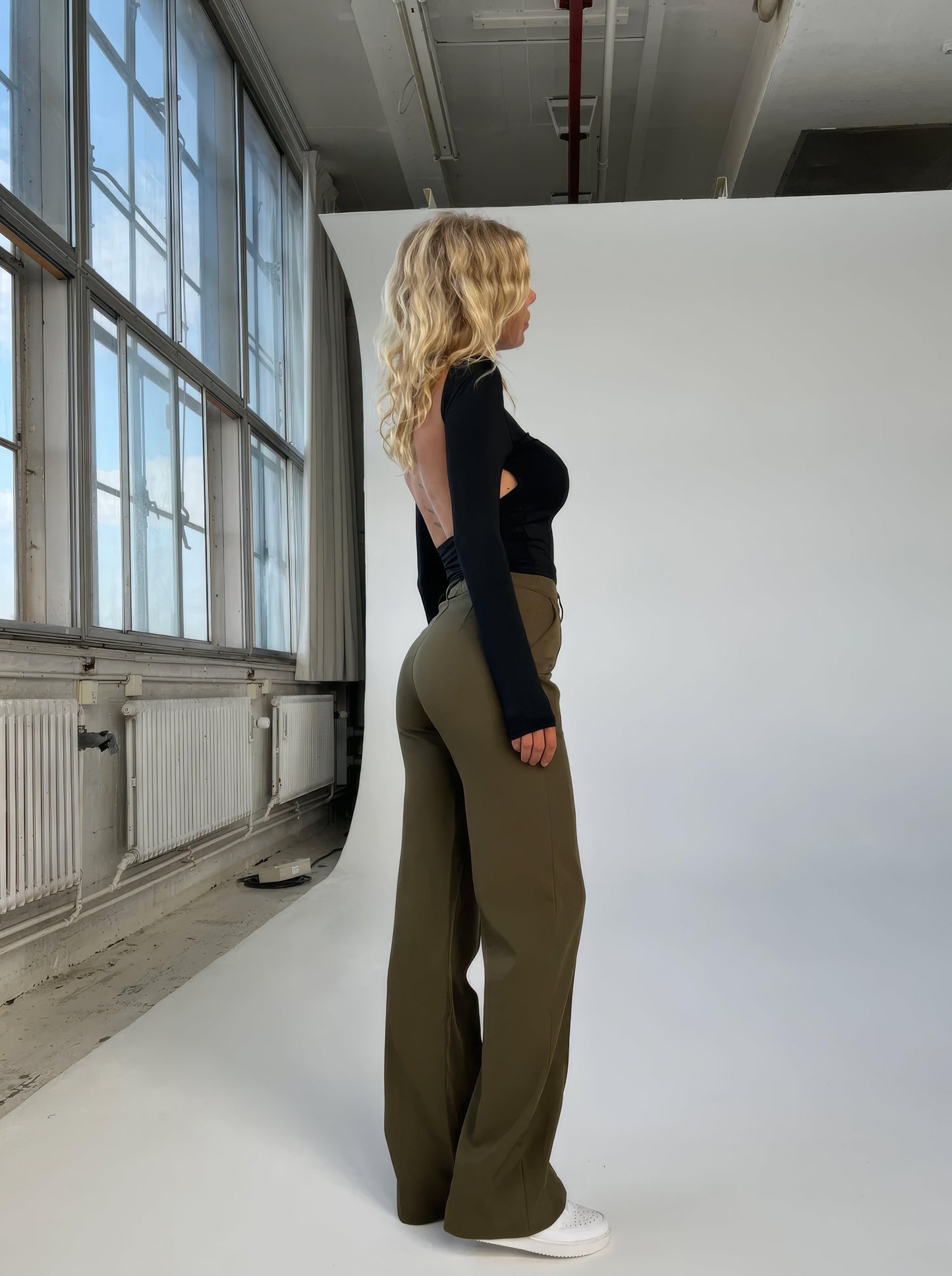 Flora | High-Waisted Wide Leg Trouser for Women | Elegant & Comfortable | Timeless Design