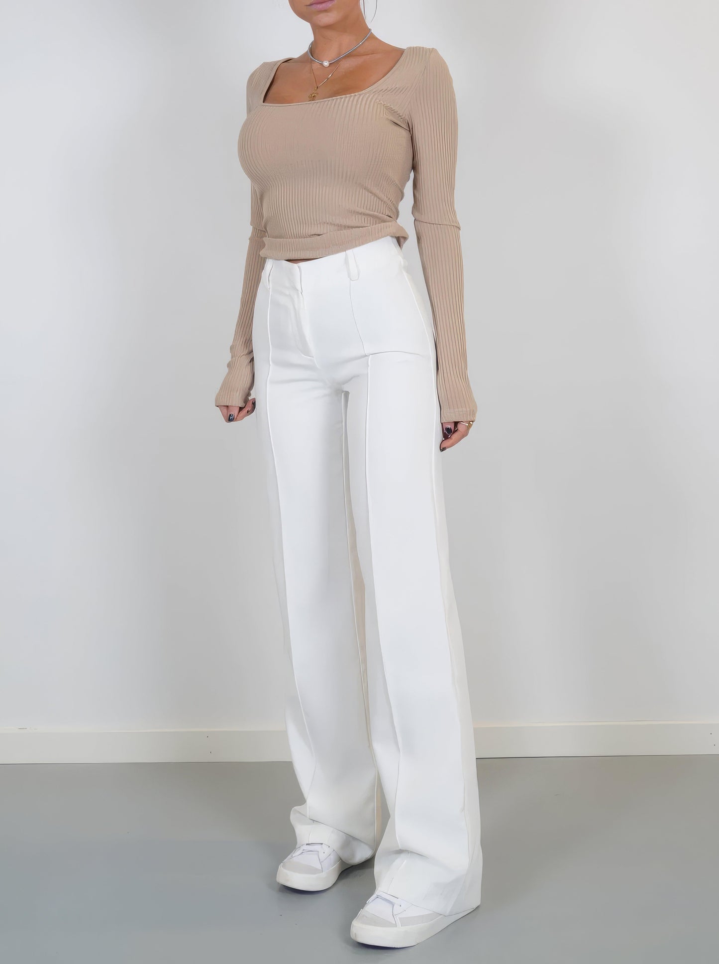 Flora | High-Waisted Wide Leg Trouser for Women | Elegant & Comfortable | Timeless Design