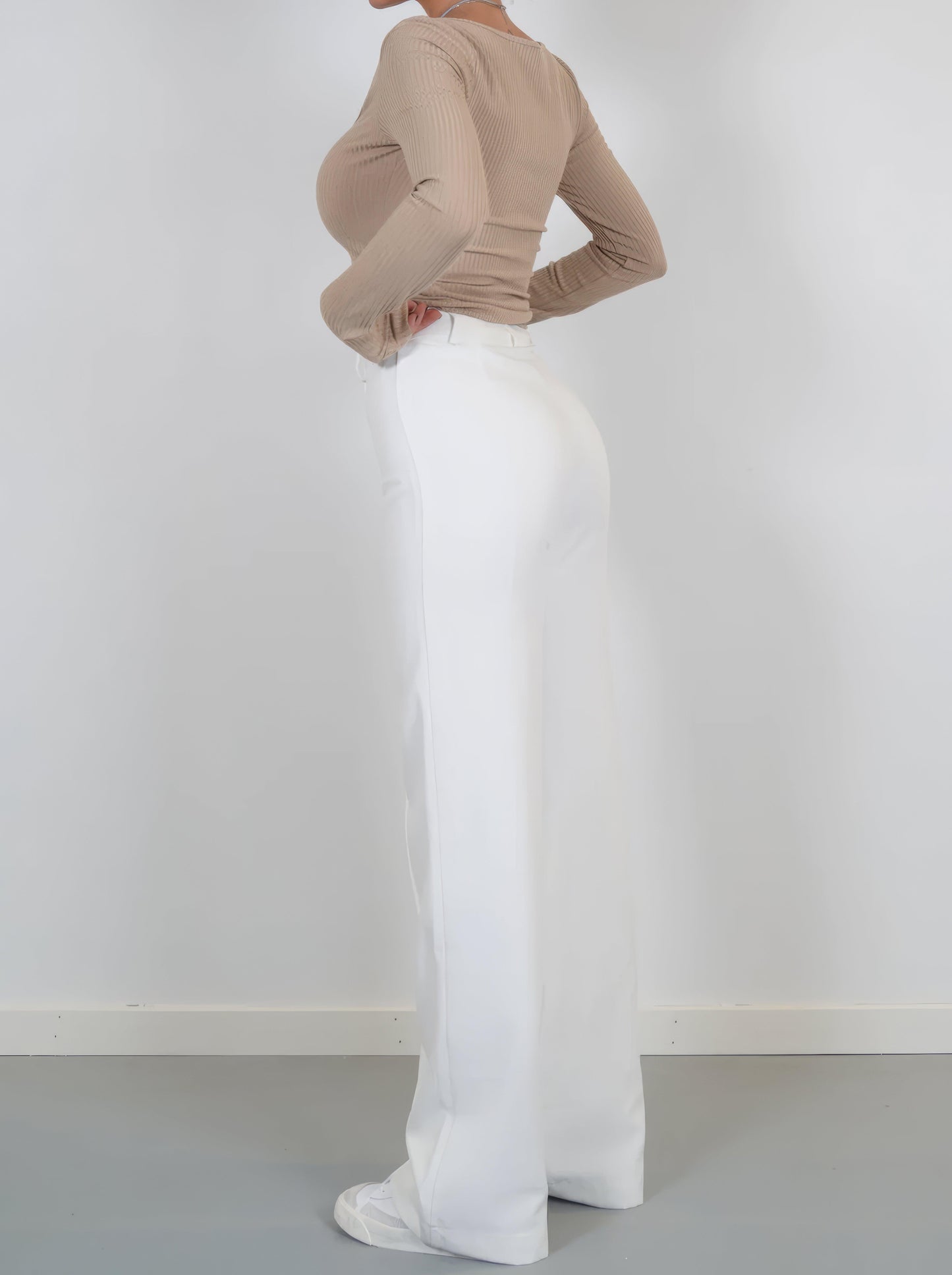 Flora | High-Waisted Wide Leg Trouser for Women | Elegant & Comfortable | Timeless Design